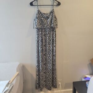 Saint Tropez Black And Whitr Maxi Dress Size Medium